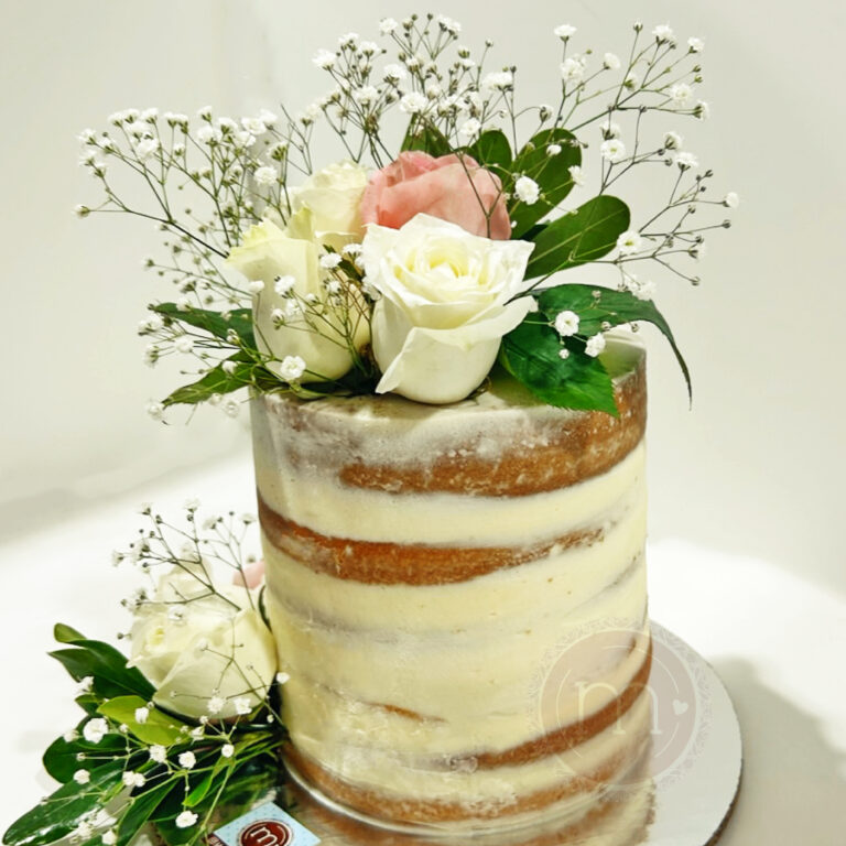 pasteles personalizados naked cake con flores