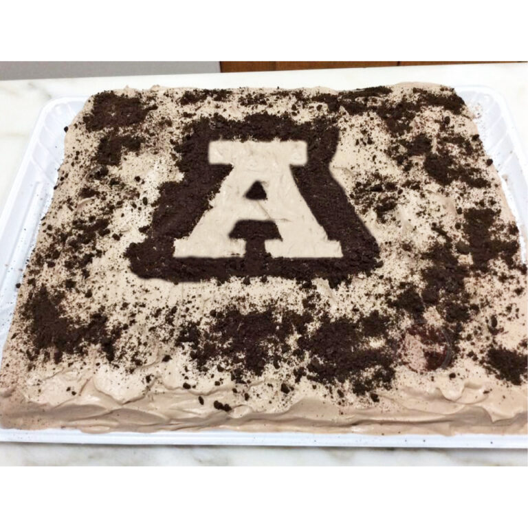 Pastel personalizado para empresa ANAHUAC_Mesa de trabajo 1