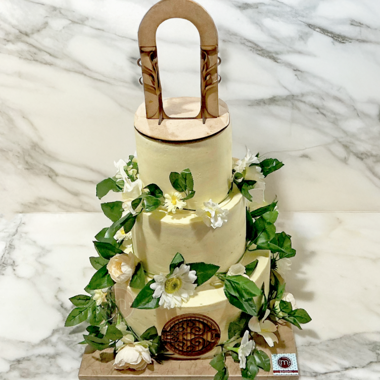 pastel de boda con arco