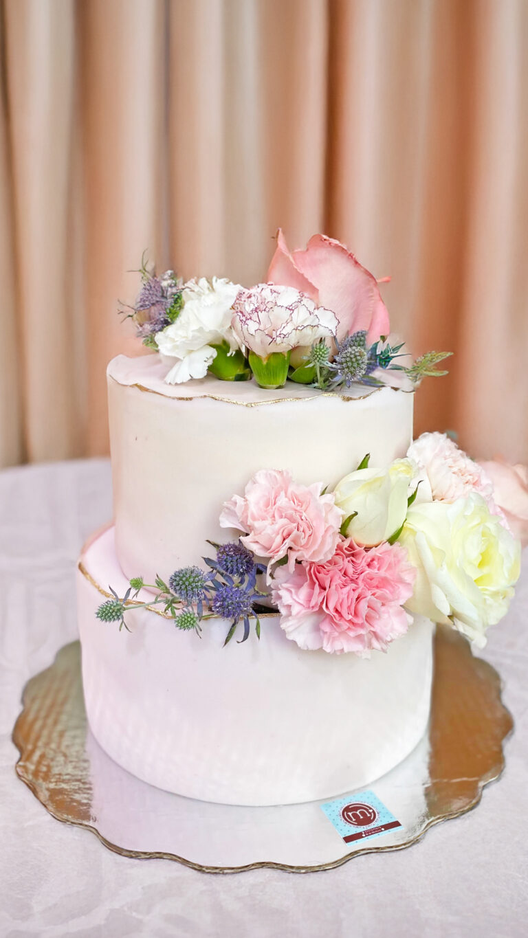 pastel liso con flores